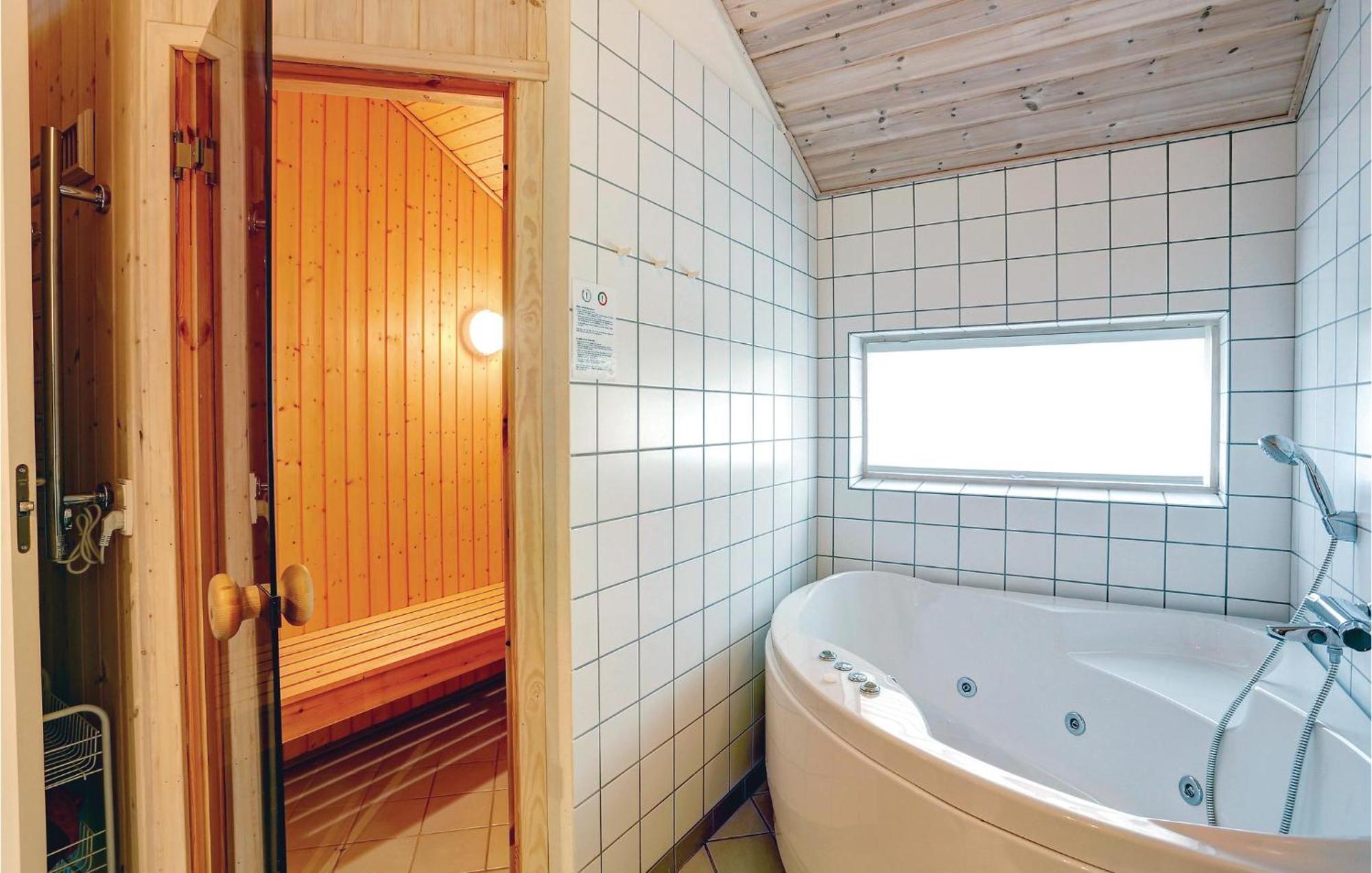 Awesome Home In Nexo With Sauna Snogebæk 외부 사진